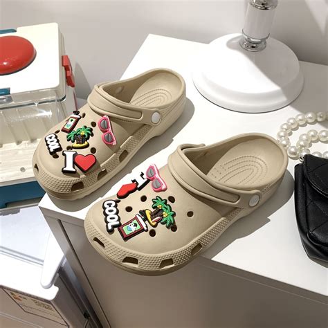 jibbitz for crocs women.